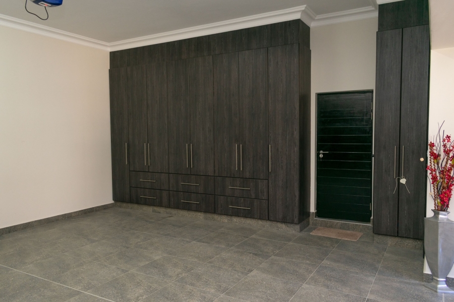 5 Bedroom Property for Sale in Marina Martinique Eastern Cape